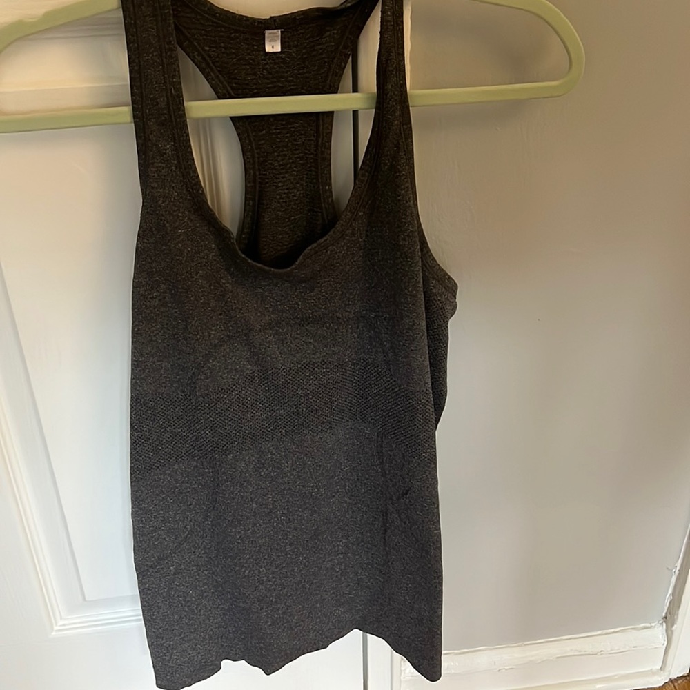 Lululemon gray tank